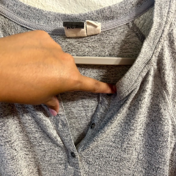 Roxy cropped Henley - Picture 4 of 6